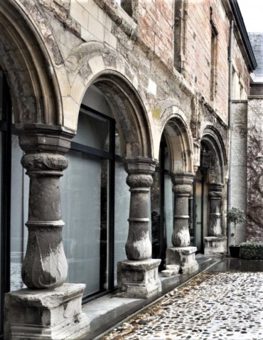 Spaans_Gouvernement,_thans_museum-_overzicht_van_de_binnenplaats_met_links_de_arcade_-_Maastricht_-_20534189_-_RCE